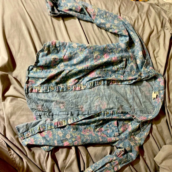 Floral light blue jean jacket from Mossimo - Picture 4 of 6